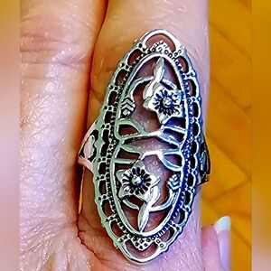 Beautiful Long Silver Tone Ring